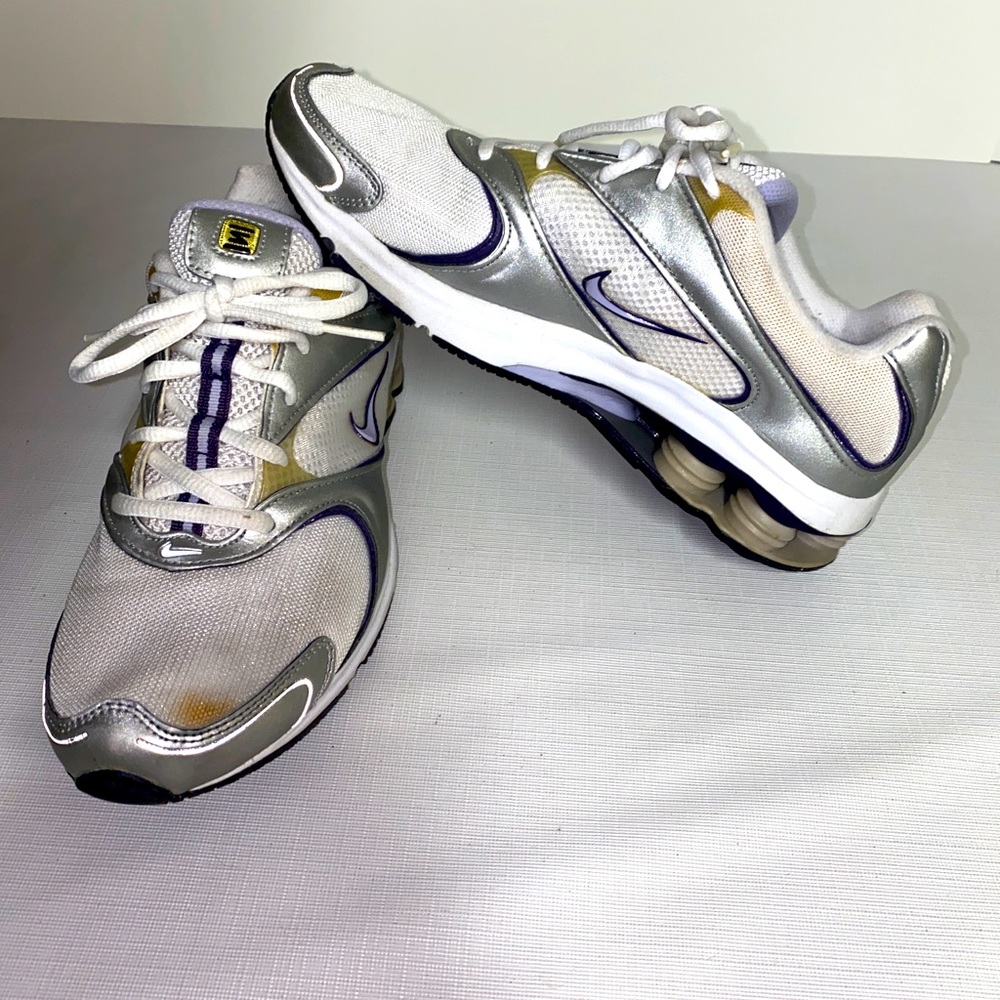 2004 nike shox